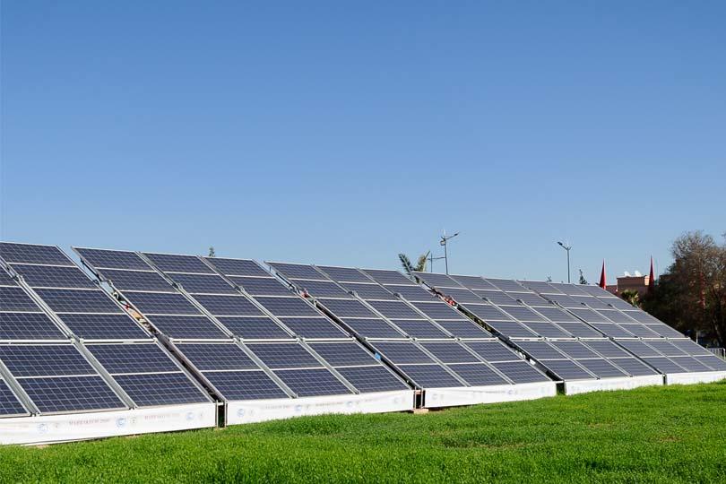 AB047027_panneaux solaire ne Afrique