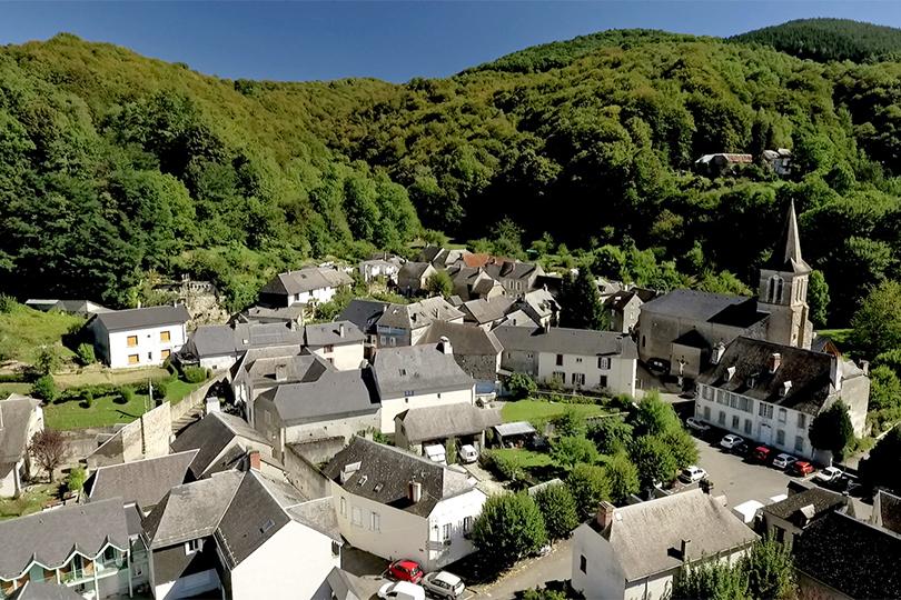 Village de Gerde, photographié par drône
